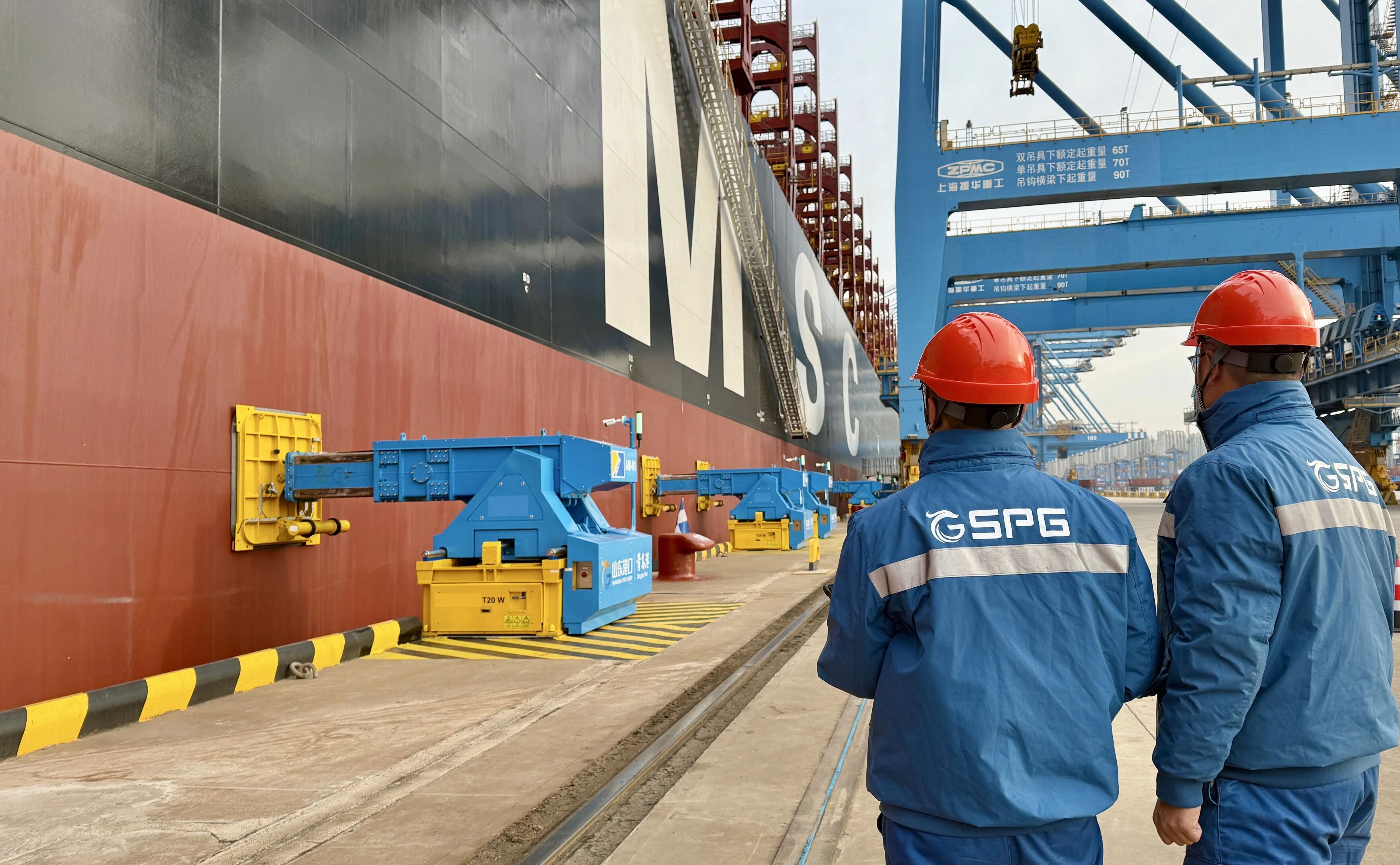 全国首套真空式自动系泊系统在青岛港投用