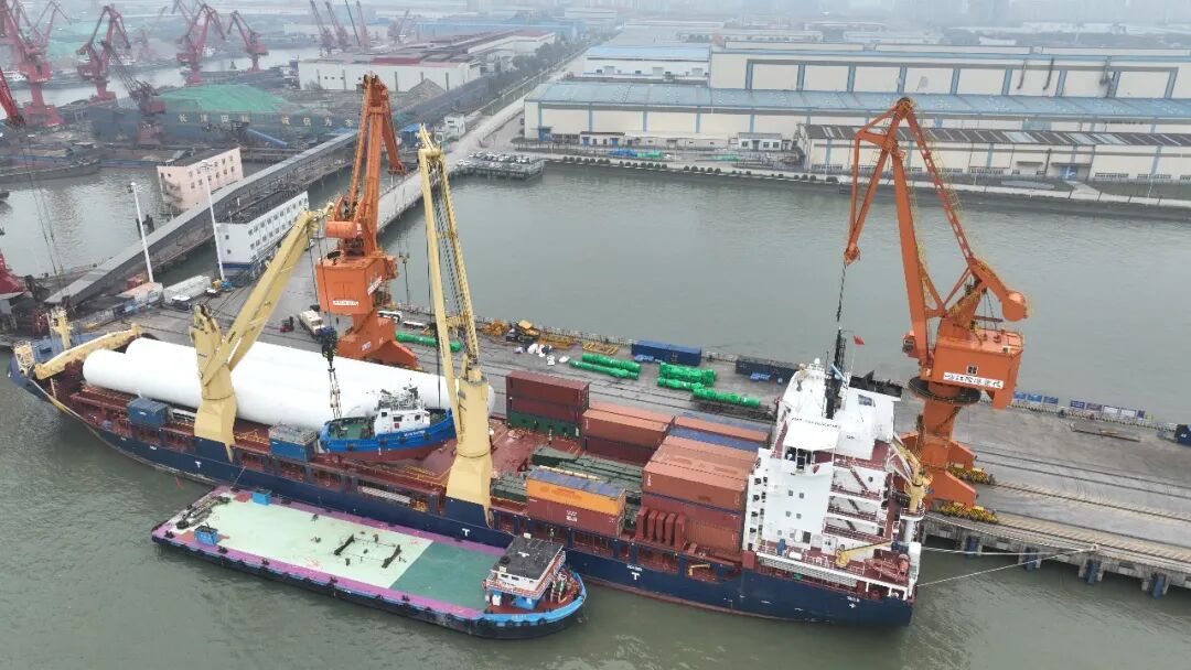 缩短6小时口岸通关  江阴港“船船直驳”给力！