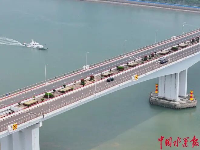 防撞系统1.jpg 防撞系统1.jpg